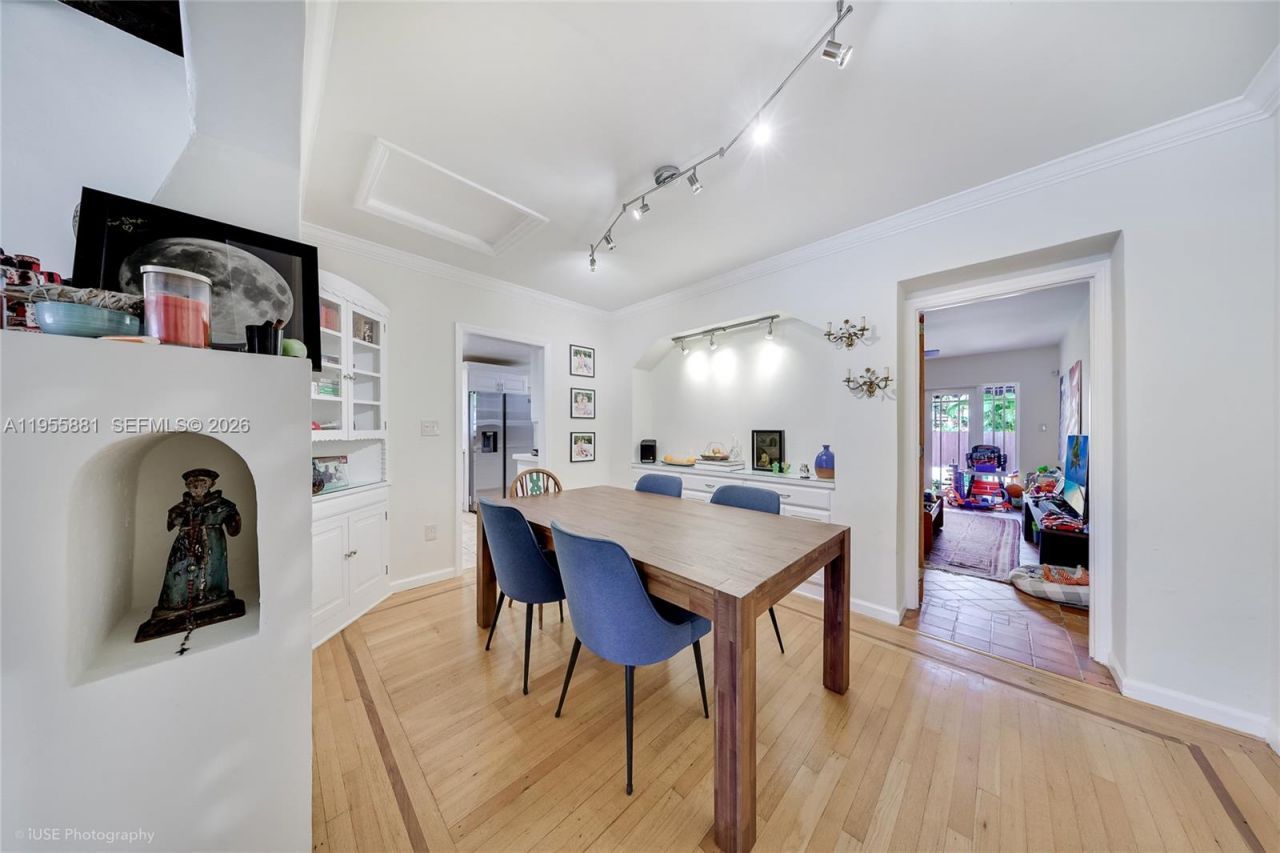 717 NE 73rd St , Miami, FL 33138 Photo