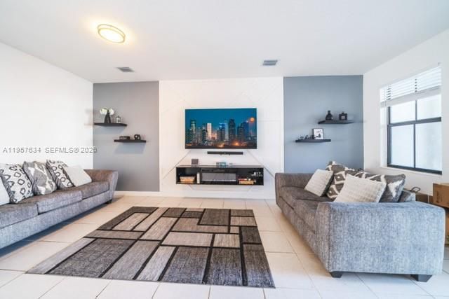 492 NW 203rd Ter, Miami Gardens, FL 33169 Photo