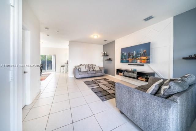 492 NW 203rd Ter, Miami Gardens, FL 33169 Photo