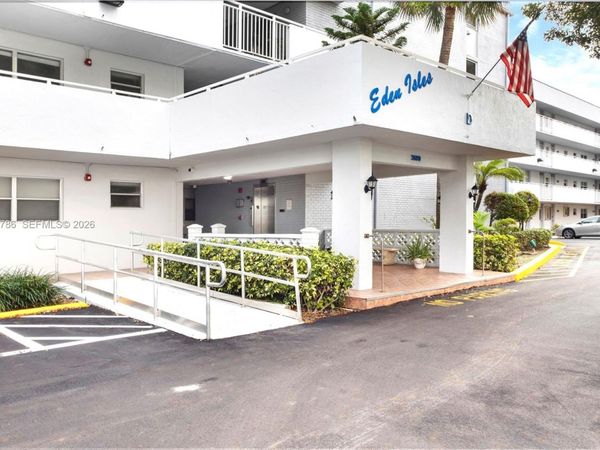 3600 NE 170th St, Unit 312, North Miami Beach, FL 33160