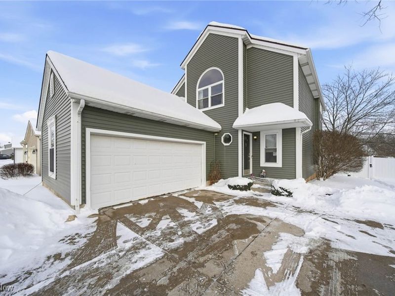 6416 Blossomwood Circle NE, Canton, OH 44721 Photo 1