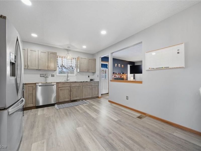 6416 Blossomwood Circle NE, Canton, OH 44721 Photo 10