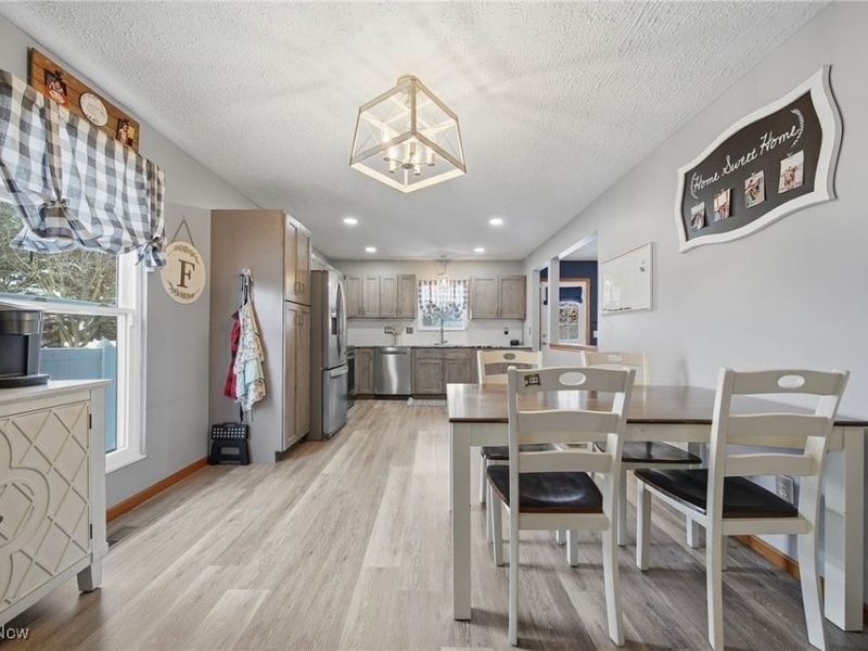 6416 Blossomwood Circle NE, Canton, OH 44721 Photo 11