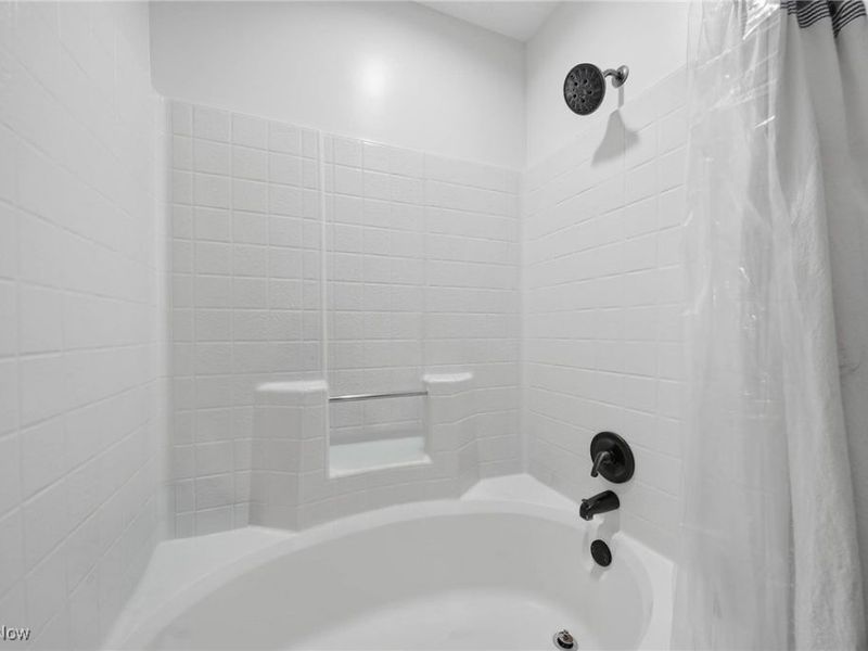 6416 Blossomwood Circle NE, Canton, OH 44721 Photo 21