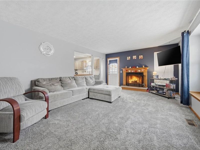 6416 Blossomwood Circle NE, Canton, OH 44721 Photo 4