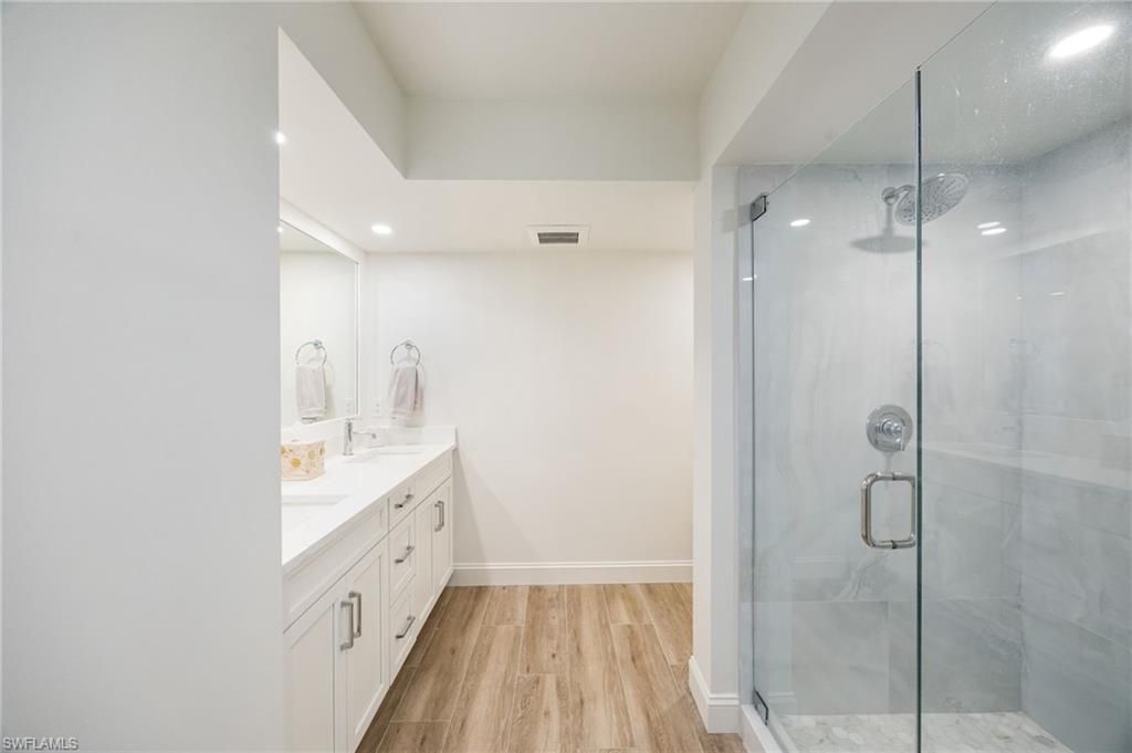 383 Harbour Dr, Unit 101, Naples, FL 34103 Photo