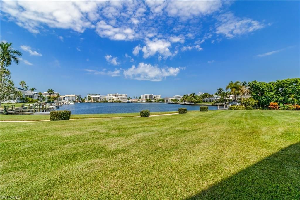 383 Harbour Dr, Unit 101, Naples, FL 34103 Photo