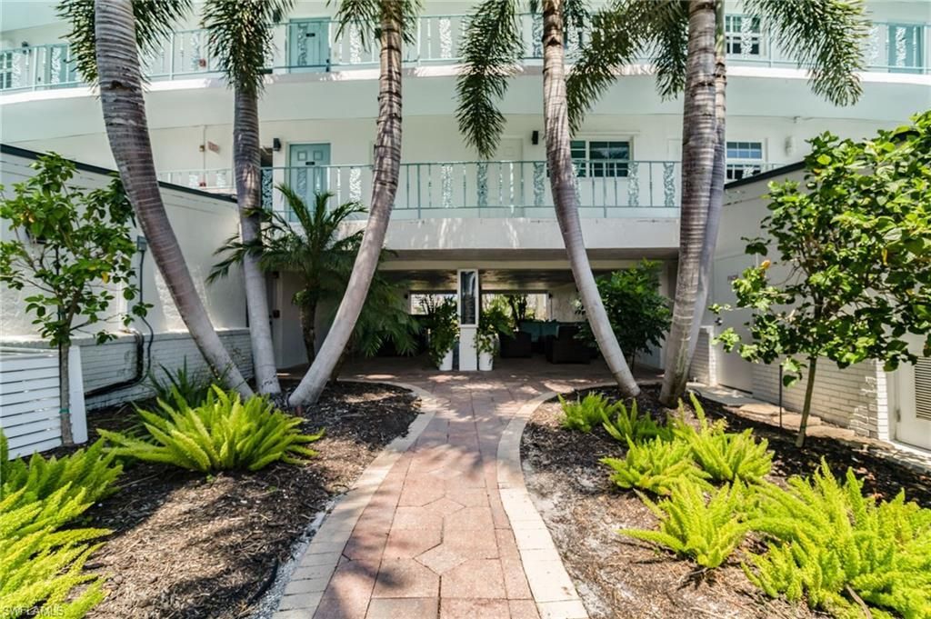 383 Harbour Dr, Unit 101, Naples, FL 34103 Photo