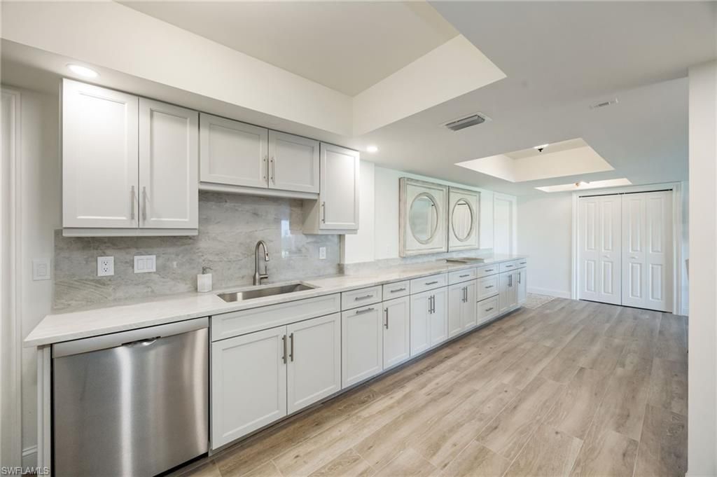 383 Harbour Dr, Unit 101, Naples, FL 34103 Photo