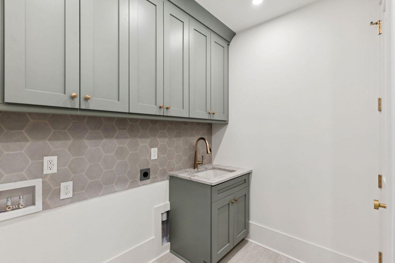 740 Atlantic Street Photo 51