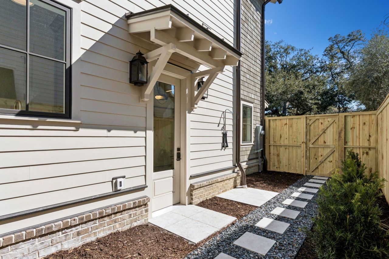 740 Atlantic Street Photo 60