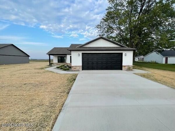 508 N Adrian Street, Lyons, OH 43533