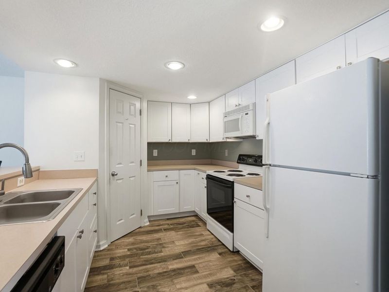 6336 Lakeview Drive E, Unit 19, Grove City, OH 43123 Photo 13