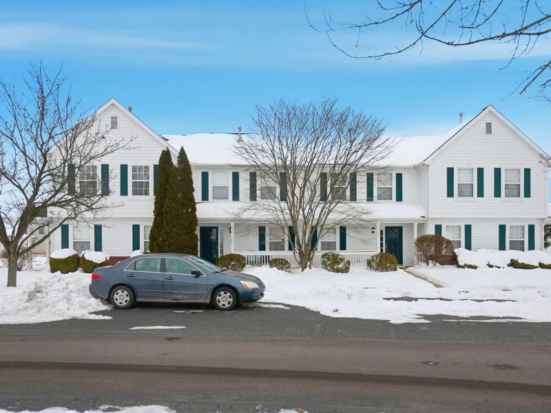 6336 Lakeview Drive E, Unit 19, Grove City, OH 43123 Photo 2