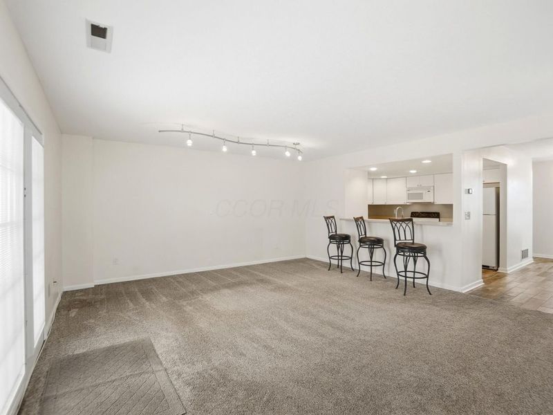 6336 Lakeview Drive E, Unit 19, Grove City, OH 43123 Photo 9