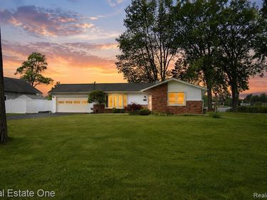 11422 Skyline Drive, Fenton Twp, MI 48430