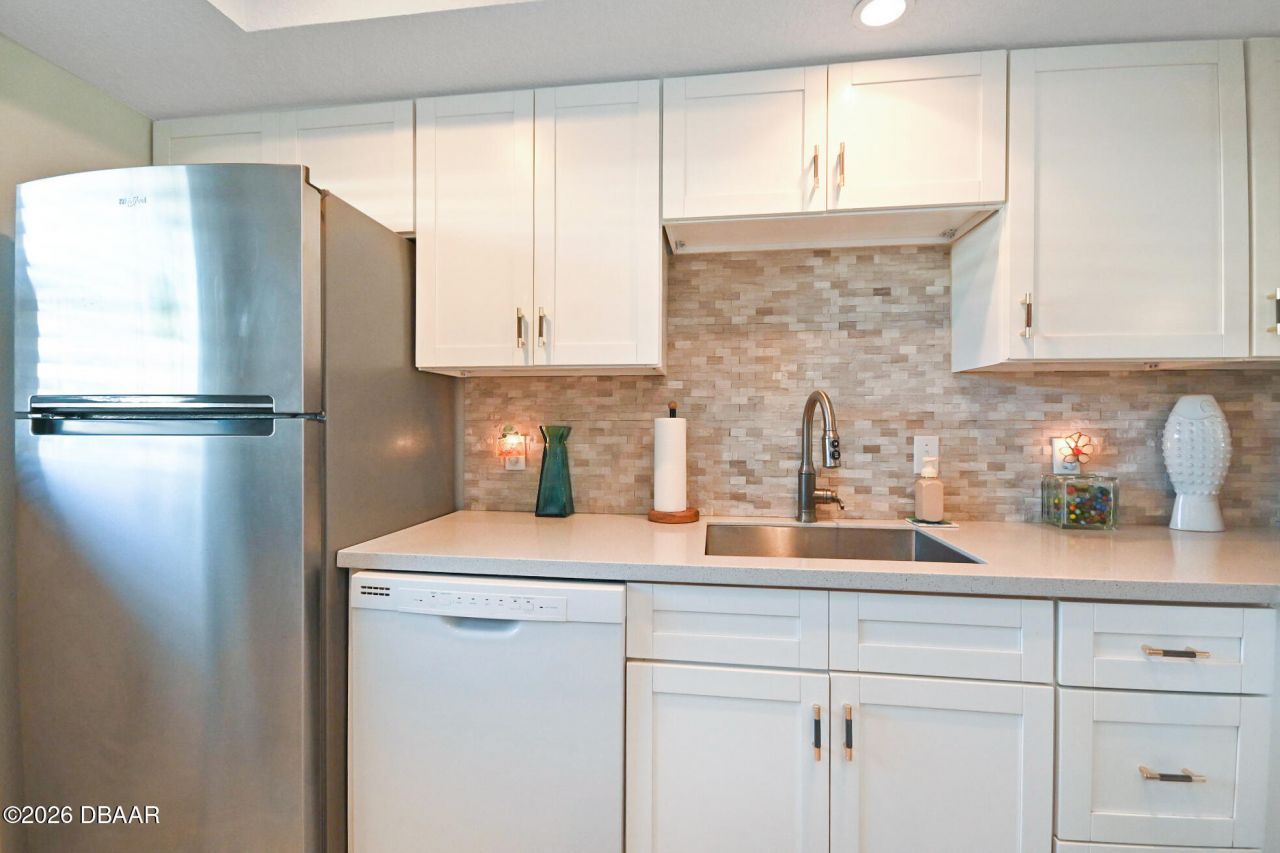 325 N Causeway, Unit B102, New Smyrna Beach, FL 32169 Photo