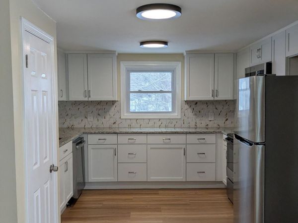 82 High Street, Stratham, NH 03885