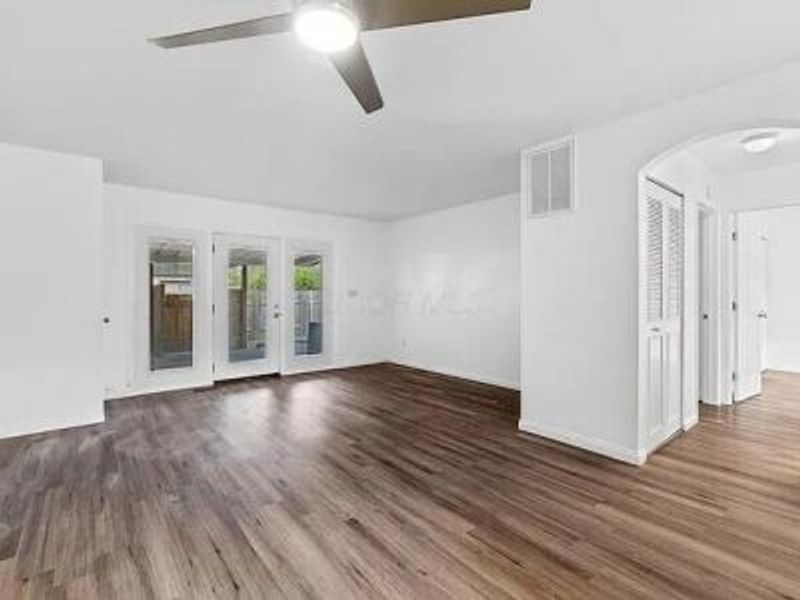 1208 Woodbrook Lane, Unit 307, Columbus, OH 43223 Photo 2