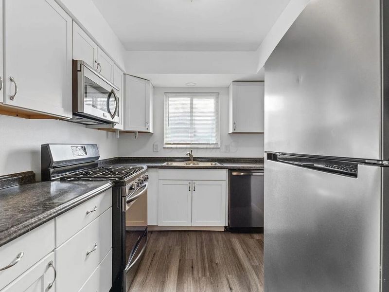 1208 Woodbrook Lane, Unit 307, Columbus, OH 43223 Photo 3