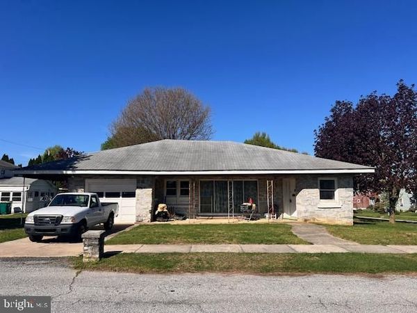 125 N ROOSEVELT AVENUE, HERSHEY, PA 17033