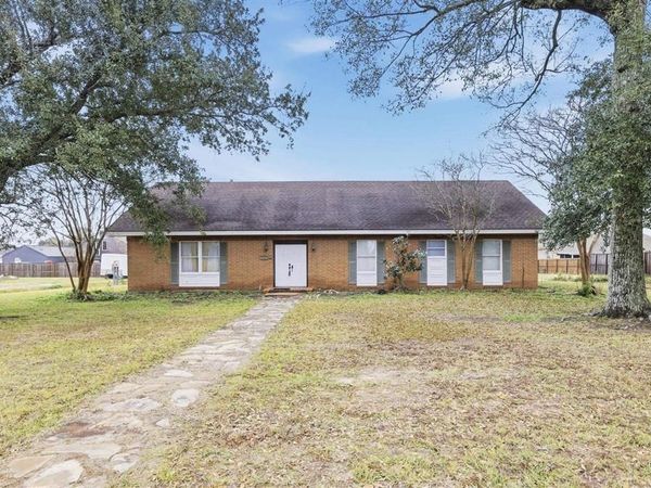 2622 Park Drive, Lake Charles, LA 70605