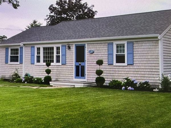 15 Glen Rd, Barnstable, MA 02601