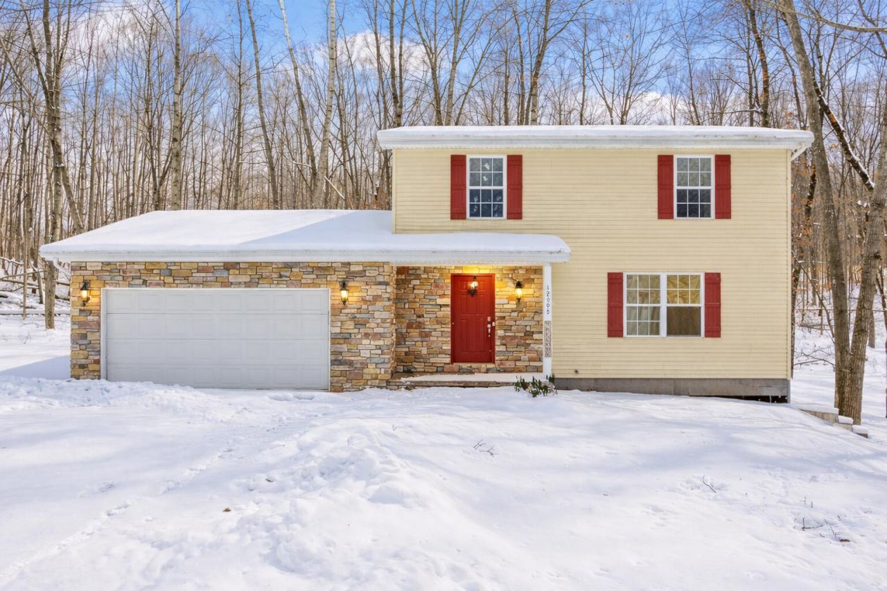 12095 Dubois Drive, Canadian Lakes, MI 49346 Main Photo