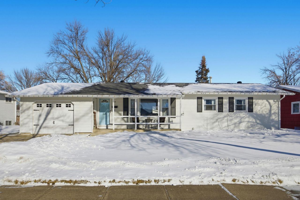 518 Birch Lane, Moorhead, MN 56560 Main Photo