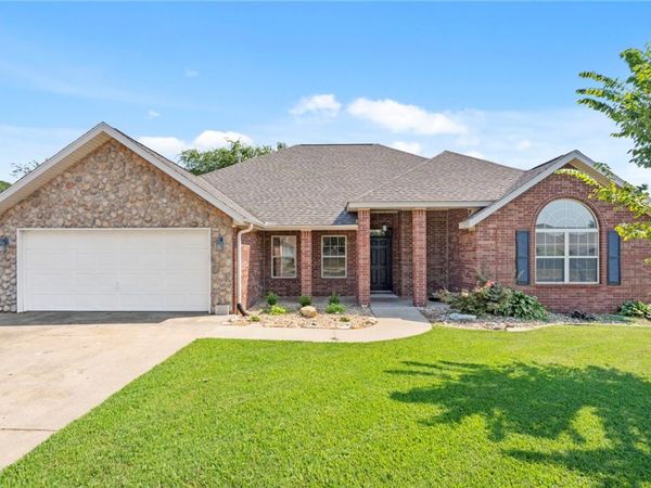 725 Todd Circle, Pea Ridge, AR 72751