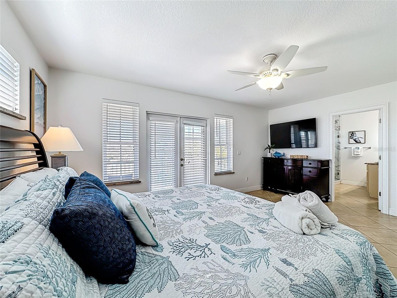 4805 2nd Avenue, Holmes Beach, FL 34217 Photo