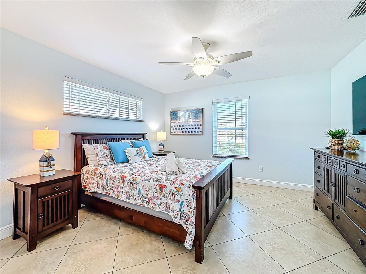 4805 2nd Avenue, Holmes Beach, FL 34217 Photo