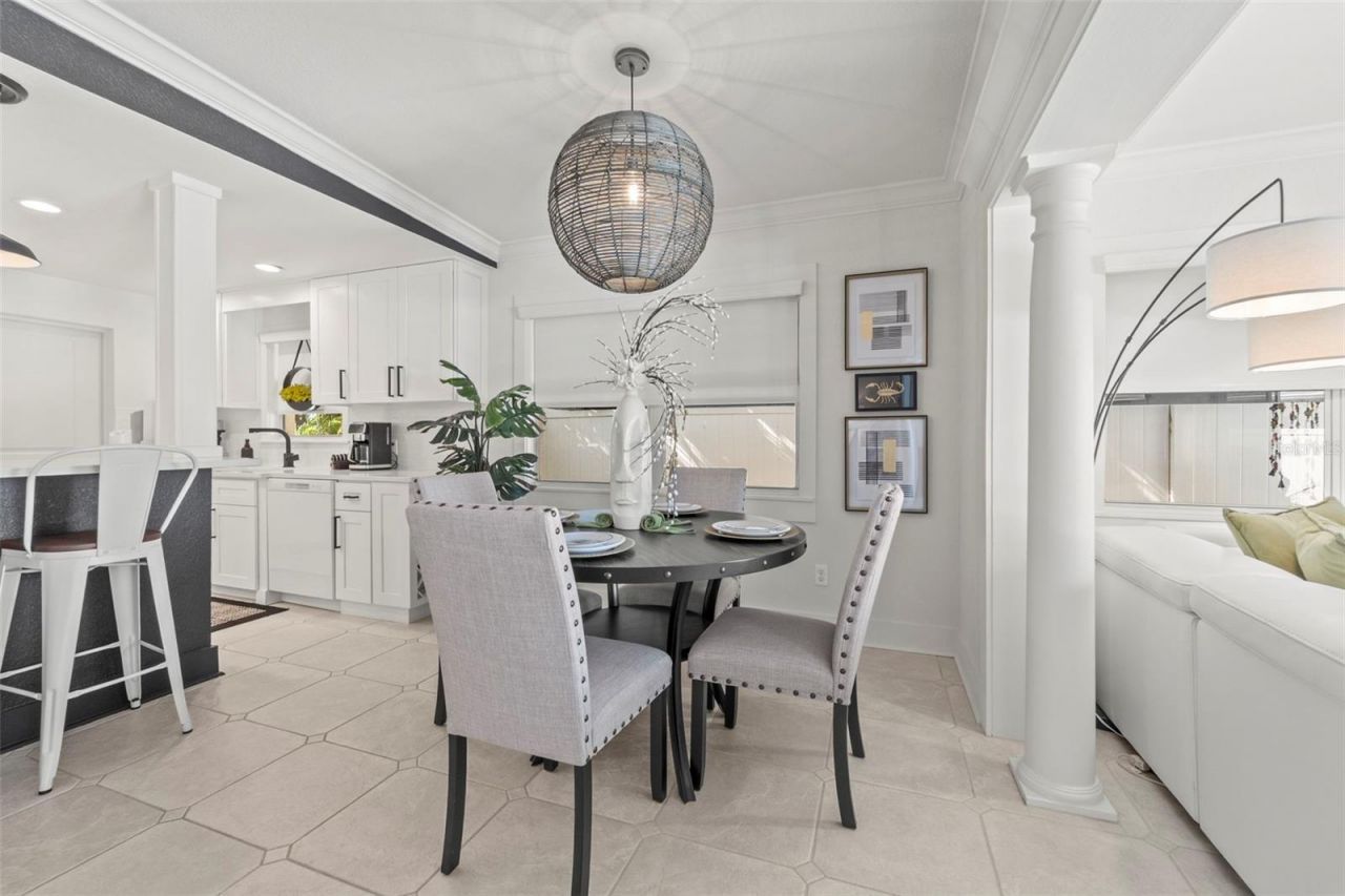 402 161st Avenue, Redington Beach, FL 33708 Photo