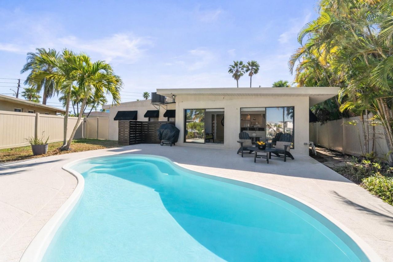402 161st Avenue, Redington Beach, FL 33708 Photo