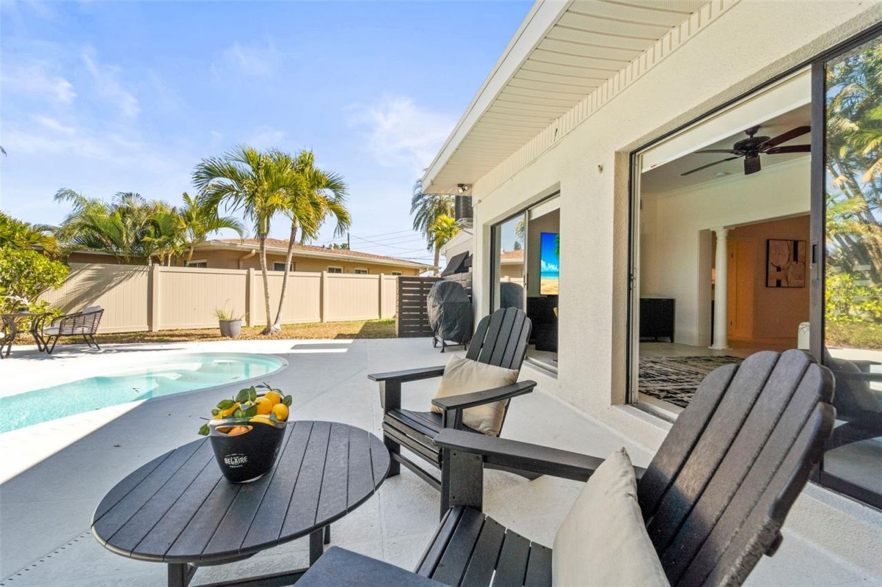 402 161st Avenue, Redington Beach, FL 33708 Photo