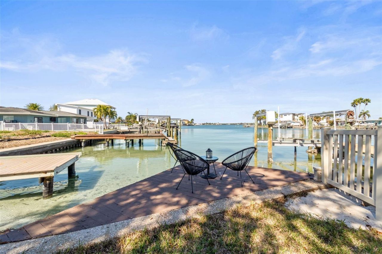 402 161st Avenue, Redington Beach, FL 33708 Photo