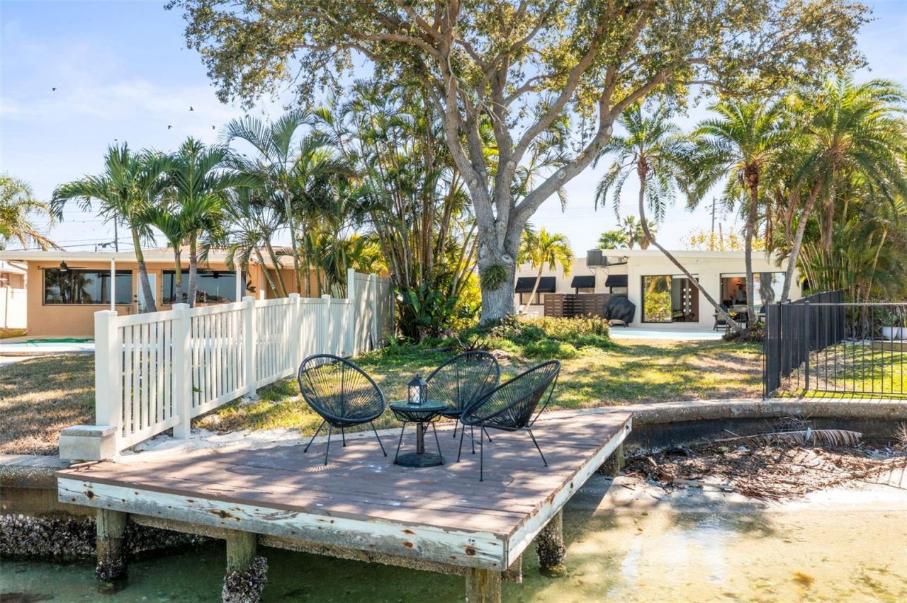 402 161st Avenue, Redington Beach, FL 33708 Photo