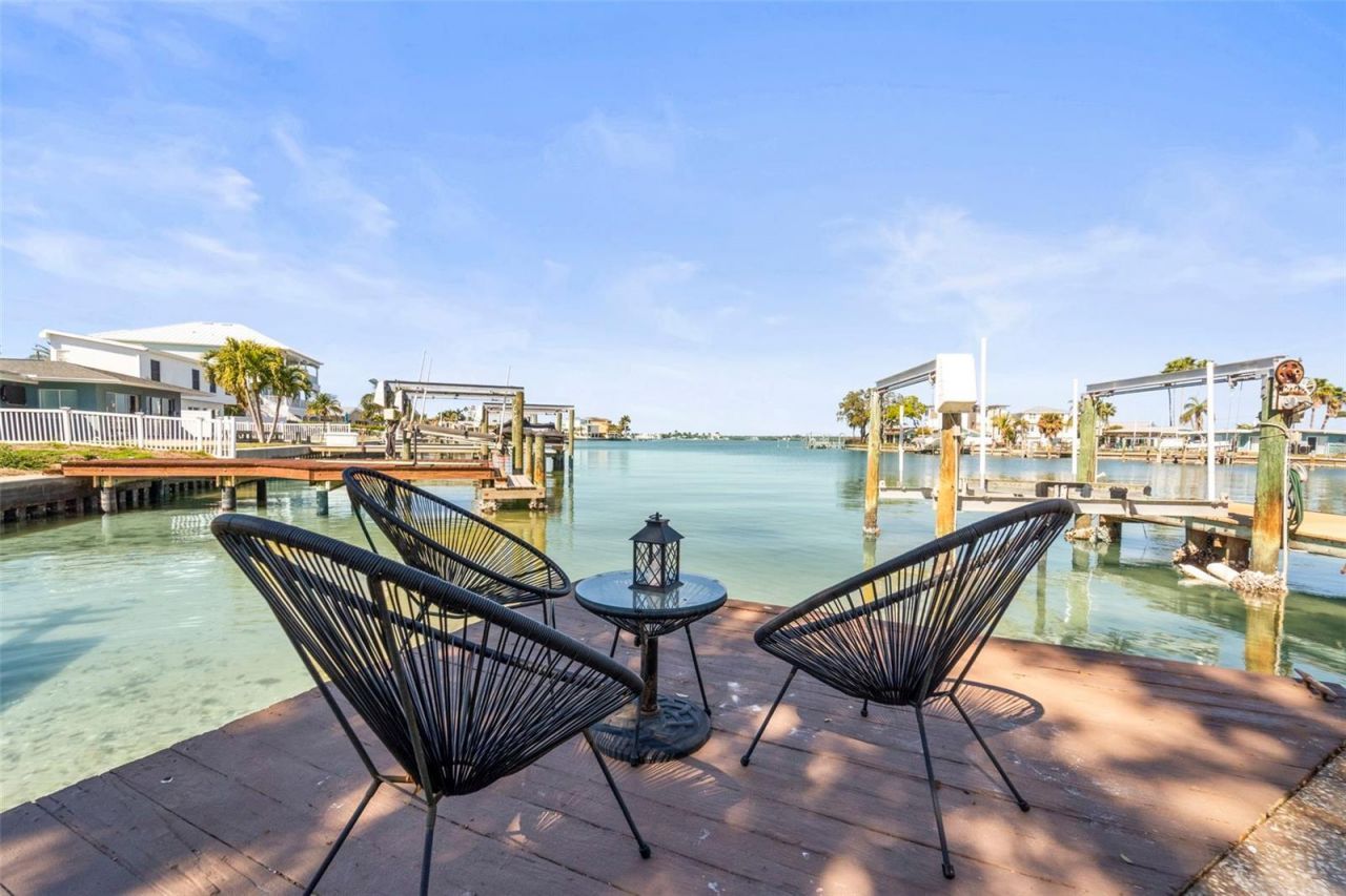 402 161st Avenue, Redington Beach, FL 33708 Photo