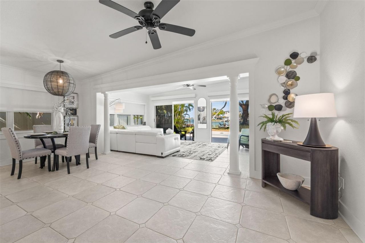 402 161st Avenue, Redington Beach, FL 33708 Photo
