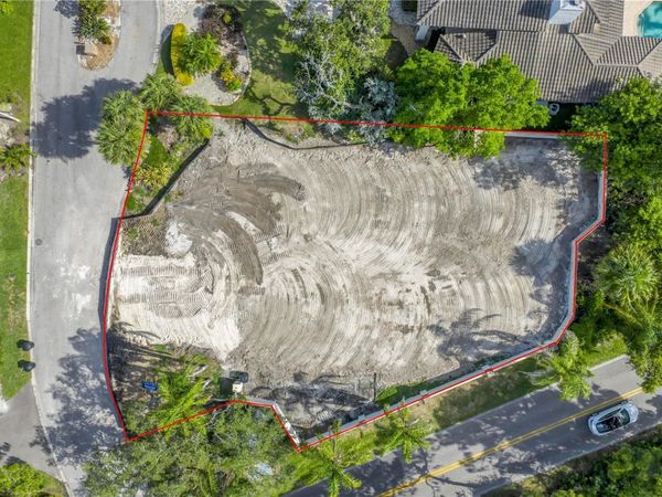 4690 LAUREL OAK LANE NE, ST PETERSBURG, FL 33703