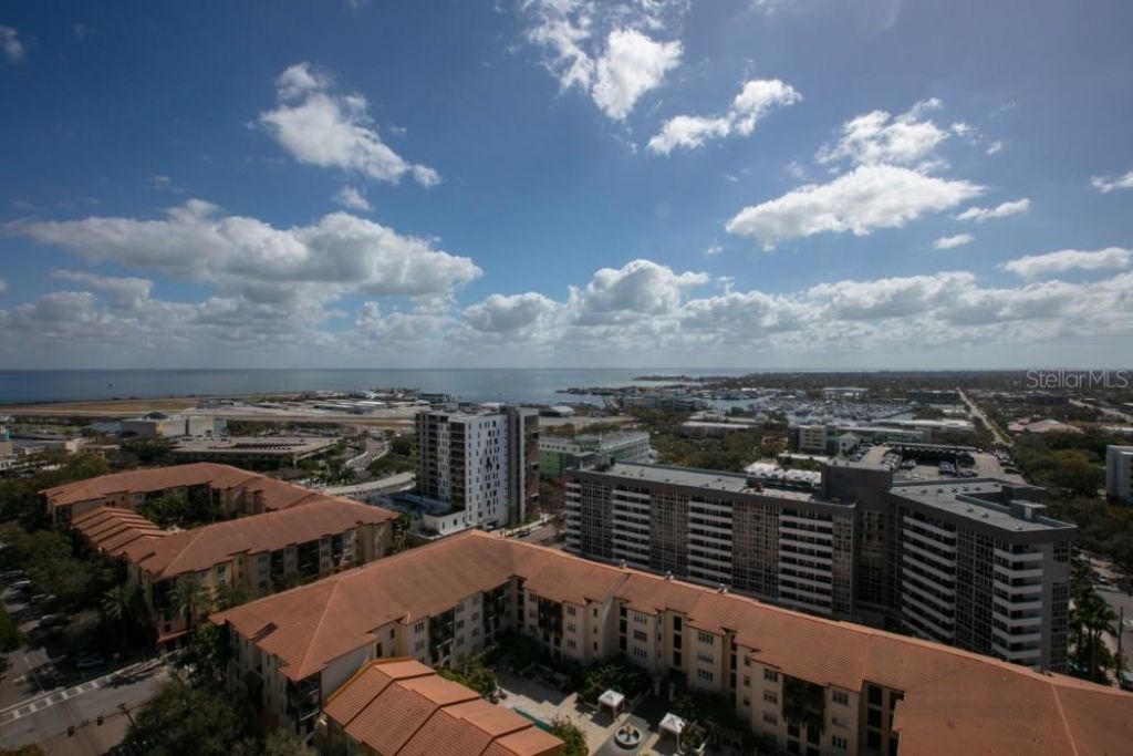 4690 Laurel Oak Lane Ne, Saint Petersburg, FL 33703 Photo