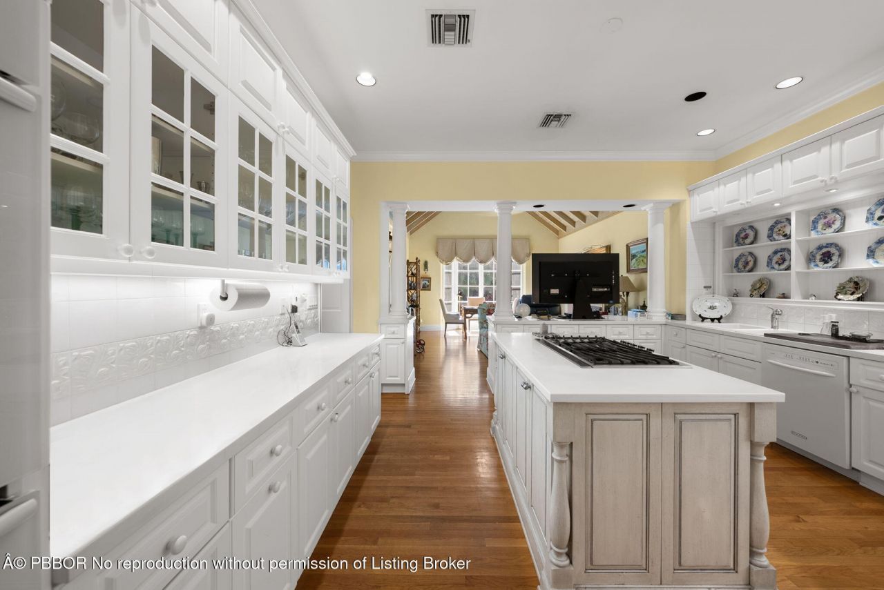 240 Tangier Avenue, Palm Beach, FL 33480 Photo