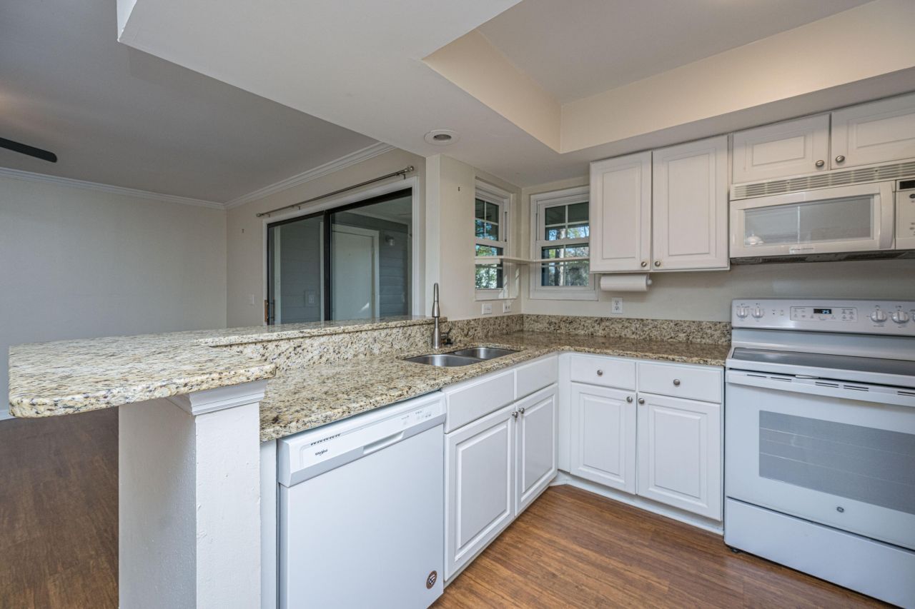 1872 Montclair Drive Photo 12