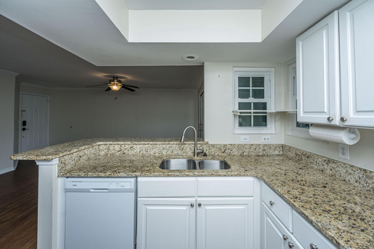 1872 Montclair Drive Photo 14