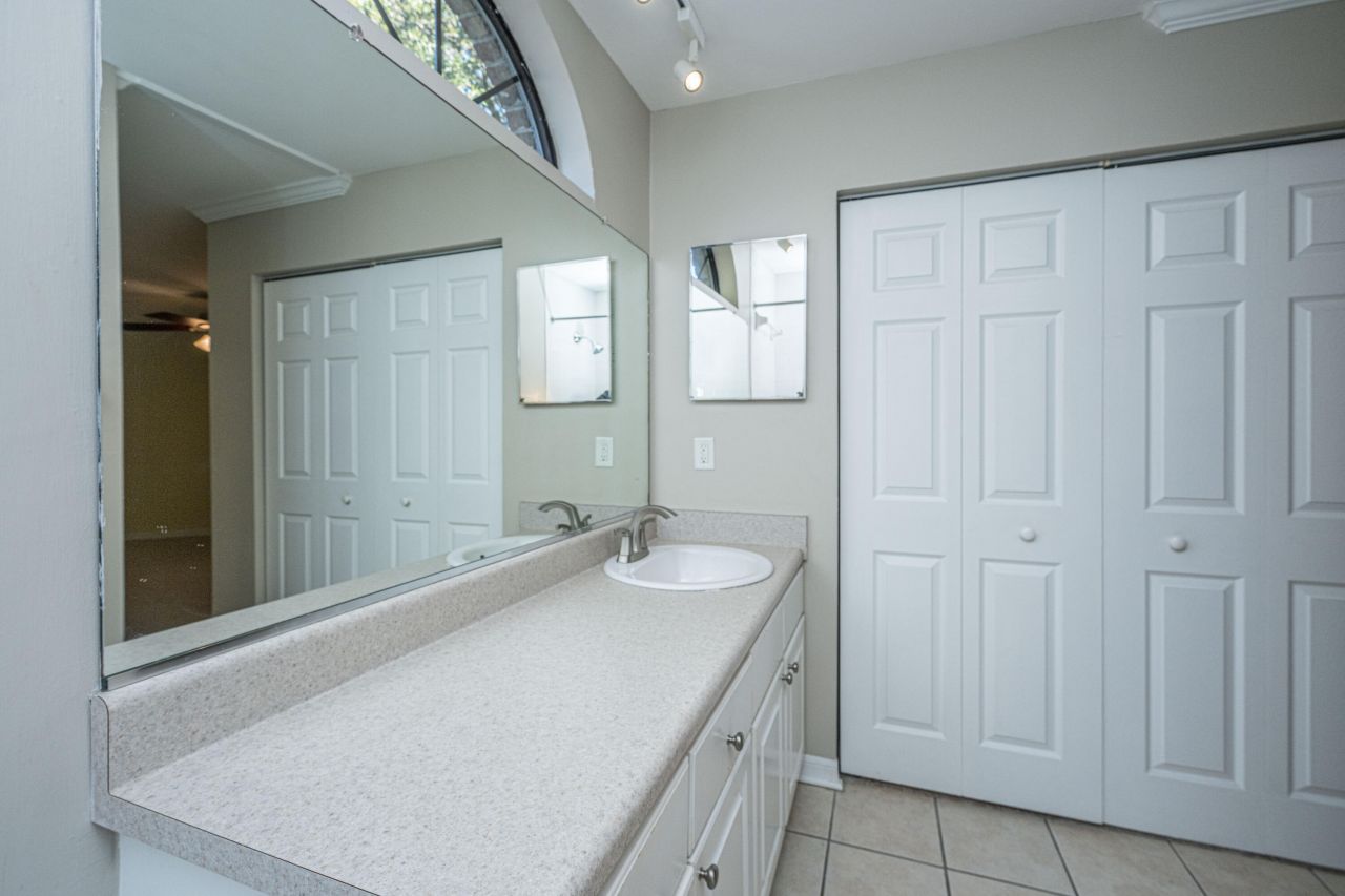 1872 Montclair Drive Photo 22