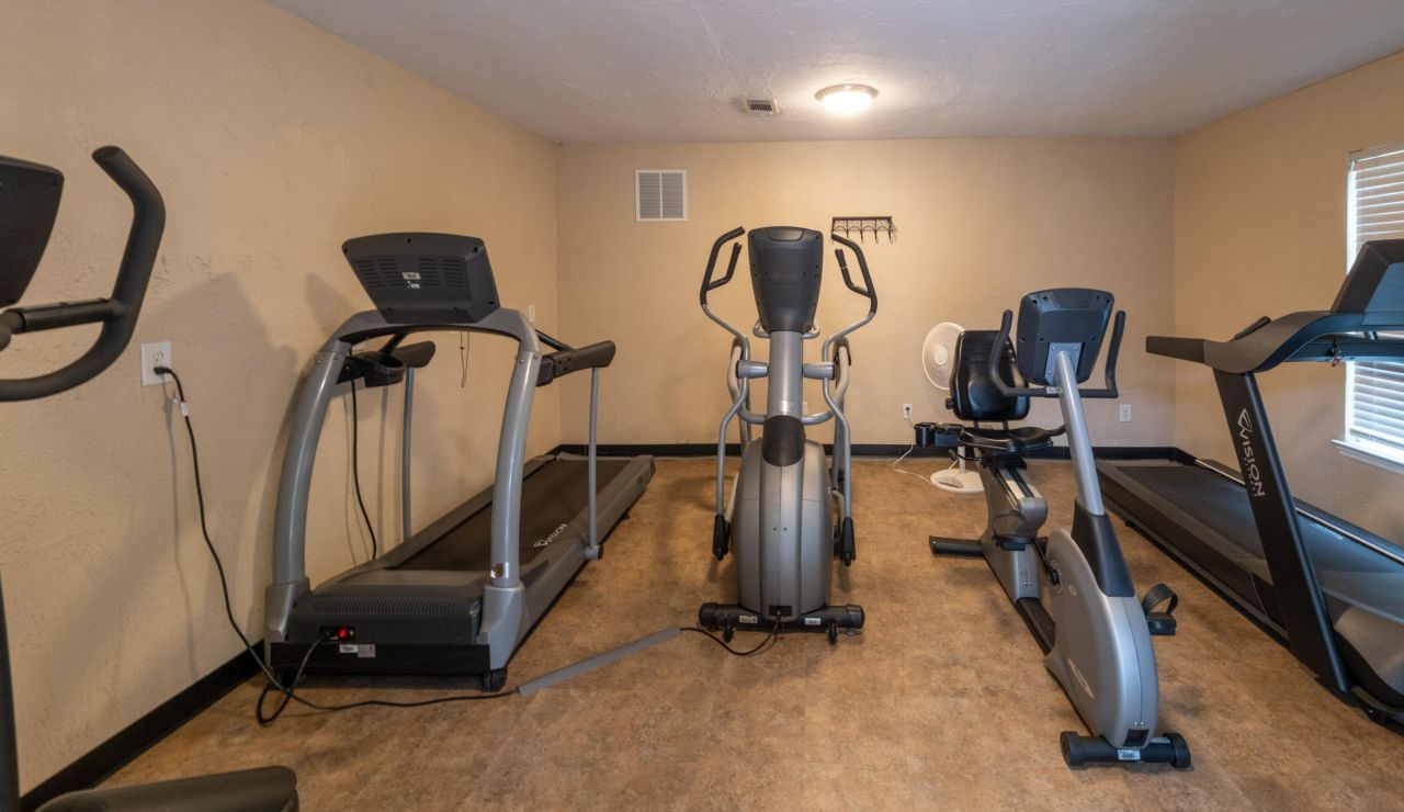 1872 Montclair Drive Photo 38