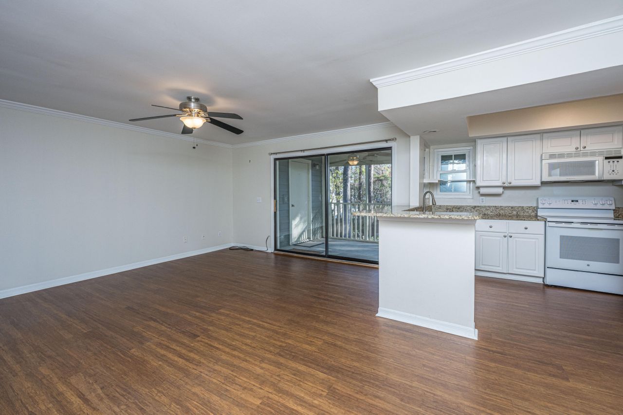 1872 Montclair Drive Photo 7