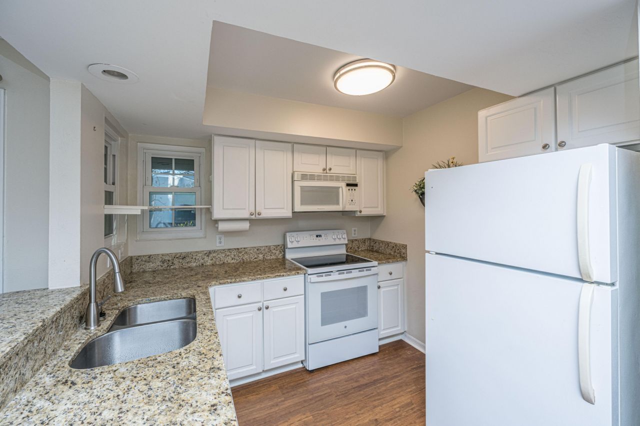 1872 Montclair Drive Photo 9