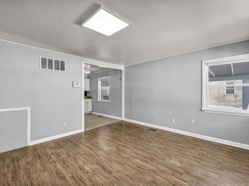 845 Exeter Road, Columbus, OH 43213 Photo 11