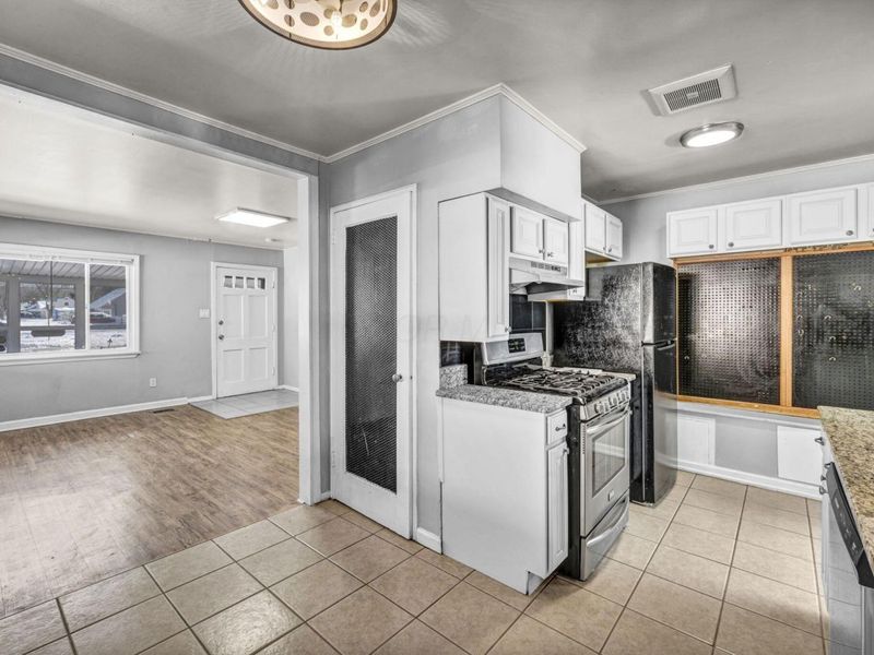 845 Exeter Road, Columbus, OH 43213 Photo 13